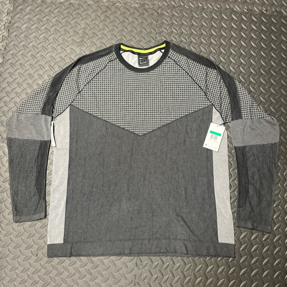 Nike Sportswear Tech Pack Crew Sz XL Articulate Knit Black Grey AR1571 010 NWT